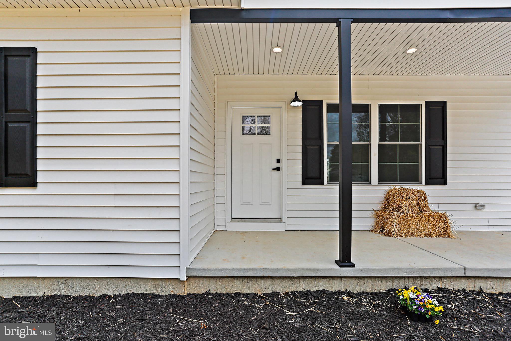 23 Juniper Road Delta, PA 17314 - Photo 5 of 33 a view of entrance gate of the house