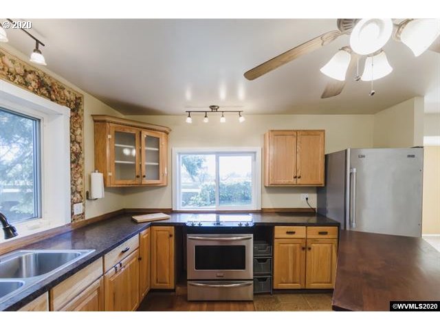 35969 Tennessee Road Southeast Albany, OR 97322 - Photo 4 of 32 Gallery Image 4