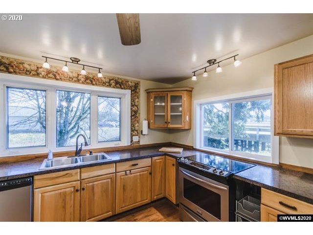 35969 Tennessee Road Southeast Albany, OR 97322 - Photo 6 of 32 Gallery Image 6