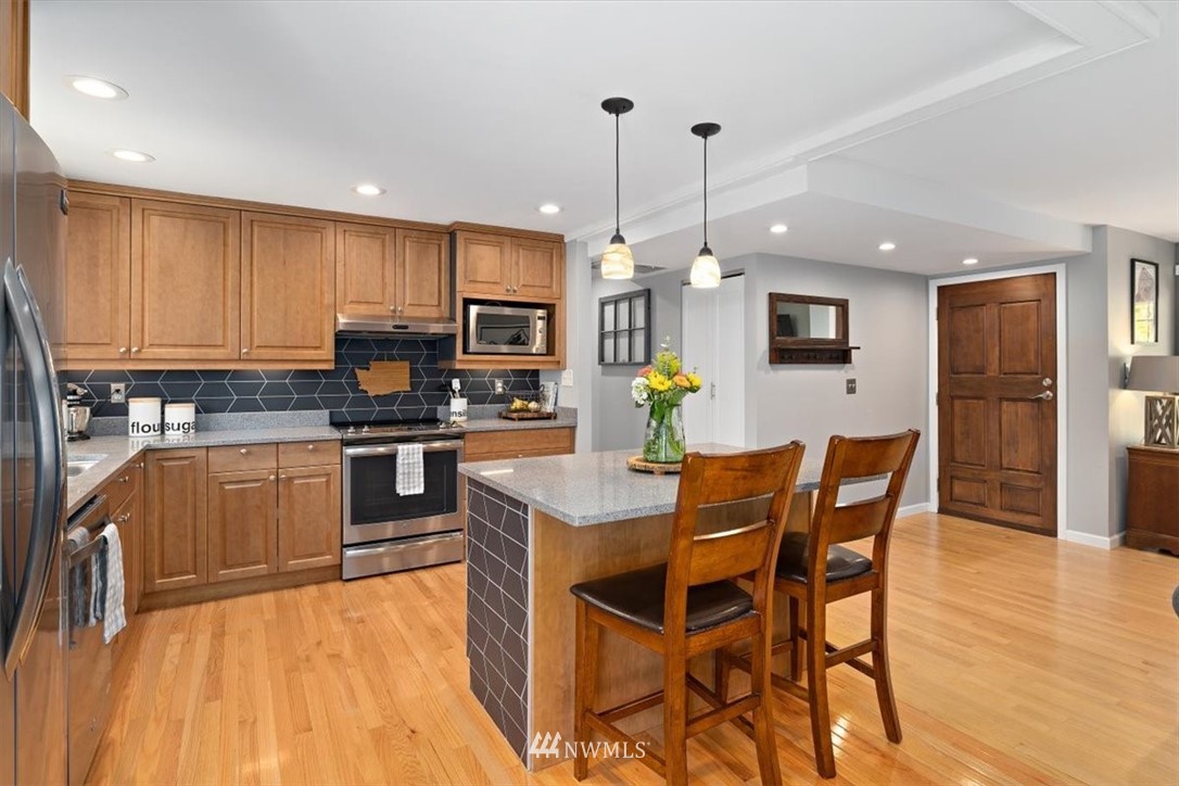 11023 Northeast 154th Street Bothell, WA 98011 - Photo 10 of 39 Gallery Image 10