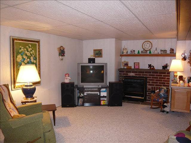 1533 West Dean Road Temperance, MI 48182 - Photo 2 of 9 20104579-2.JPG