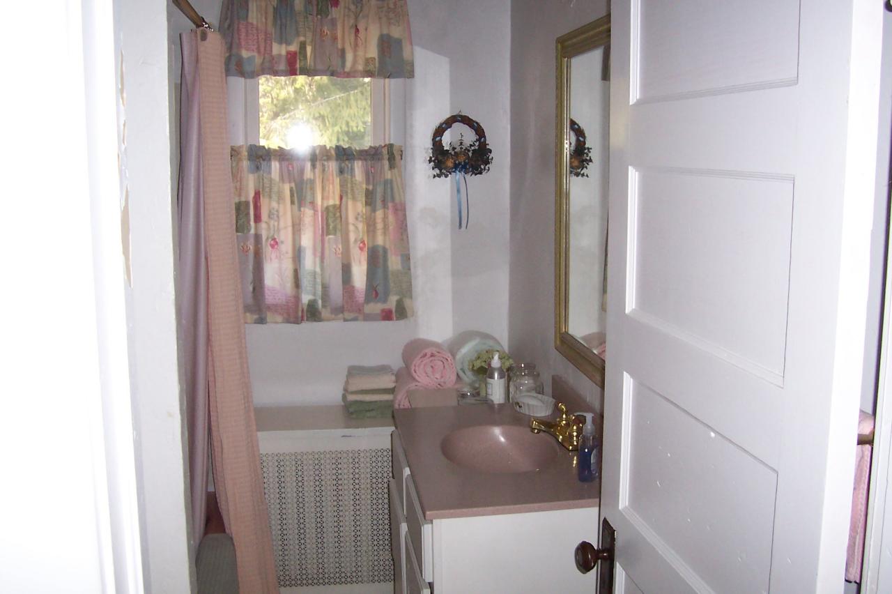 16 Harding Street Pittsfield, MA 01201 - Photo 7 of 8 Bathroom