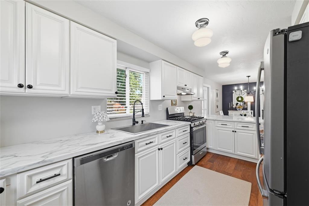 308 Erin Street Pittsburgh, PA 15209 - Photo 7 of 46