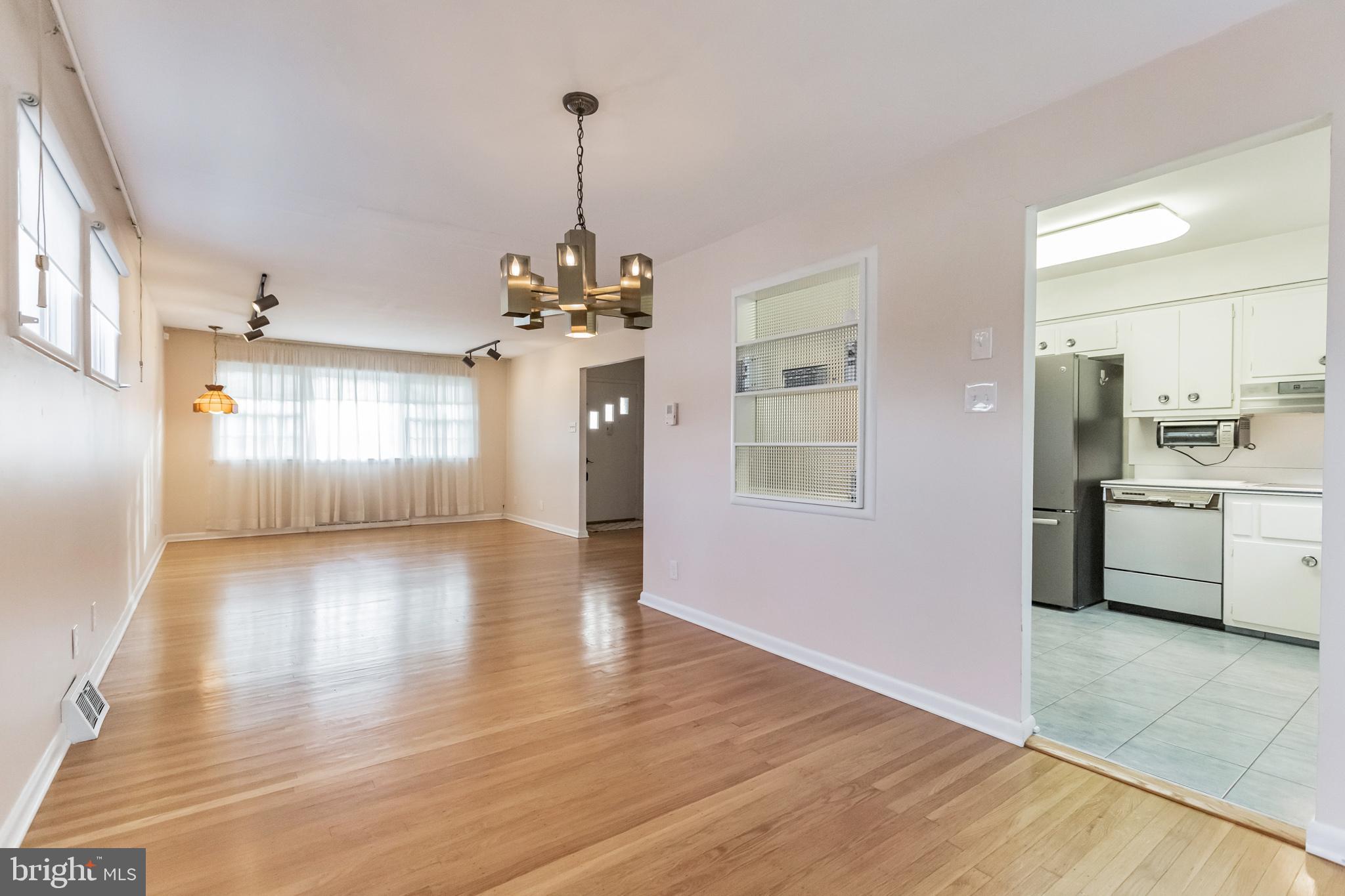 203 Elkins Road Cherry Hill, NJ 08034 - Photo 6 of 30 Dining/Living