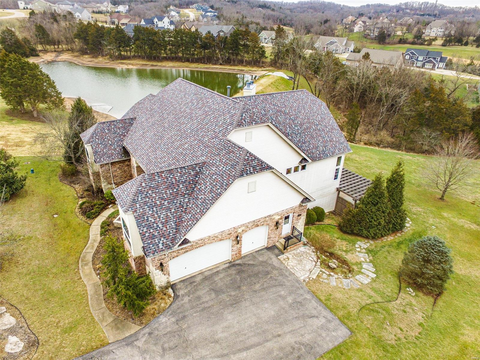 339 Stonewall Drive Eureka, MO 63025 - Photo 3 of 69