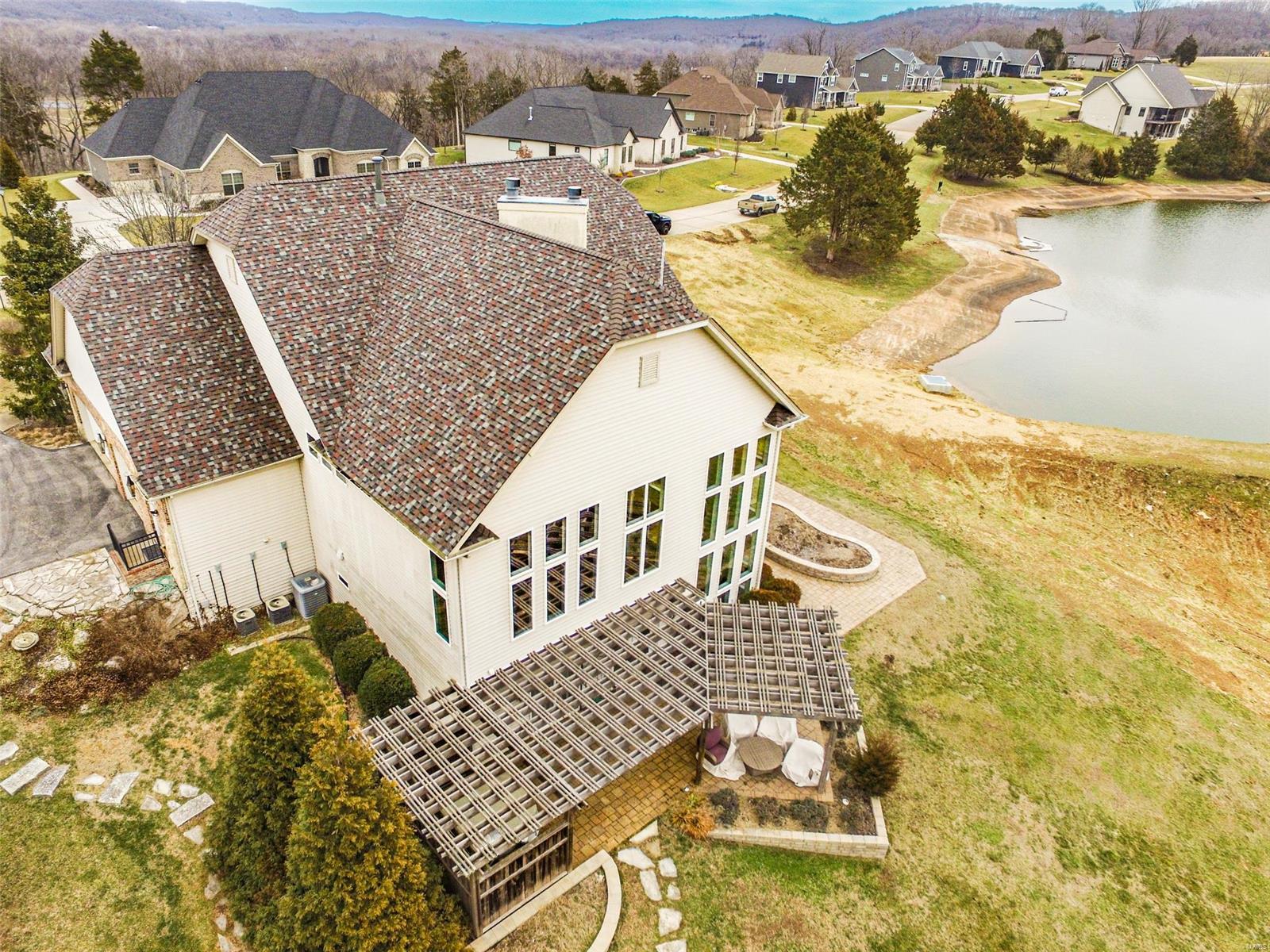 339 Stonewall Drive Eureka, MO 63025 - Photo 10 of 69