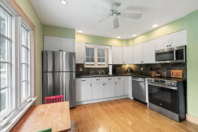 $425,000 | 345 East Russell Street, Barrington, IL 60010