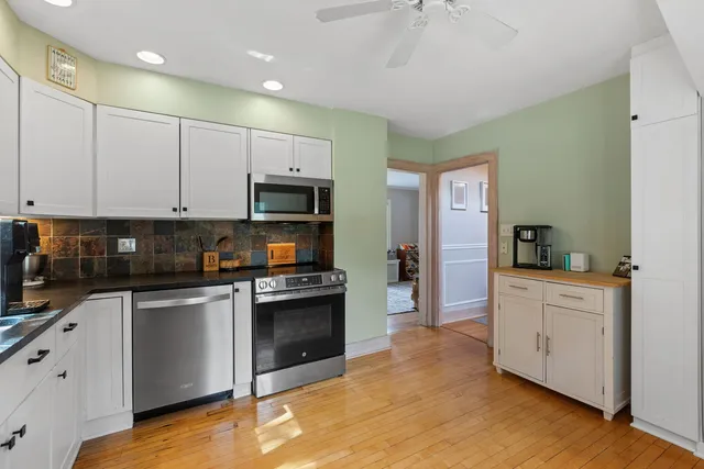 $425,000 | 345 East Russell Street, Barrington, IL 60010