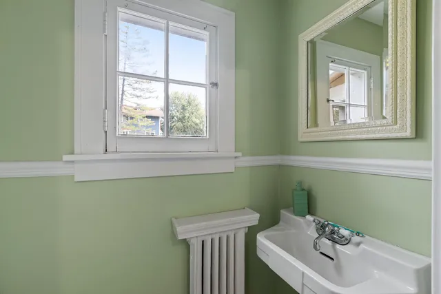 $425,000 | 345 East Russell Street, Barrington, IL 60010