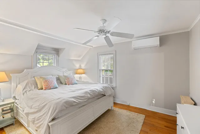 $425,000 | 345 East Russell Street, Barrington, IL 60010