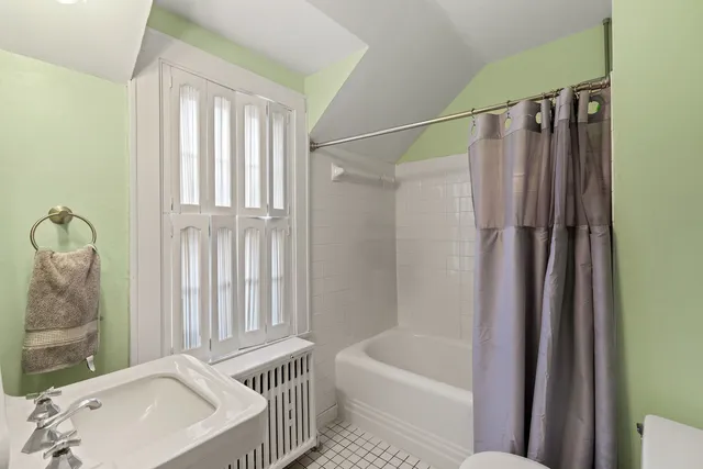 $425,000 | 345 East Russell Street, Barrington, IL 60010