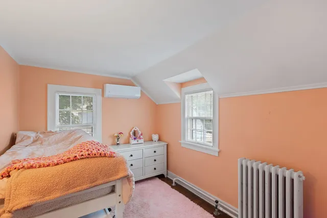 $425,000 | 345 East Russell Street, Barrington, IL 60010