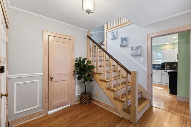 $425,000 | 345 East Russell Street, Barrington, IL 60010