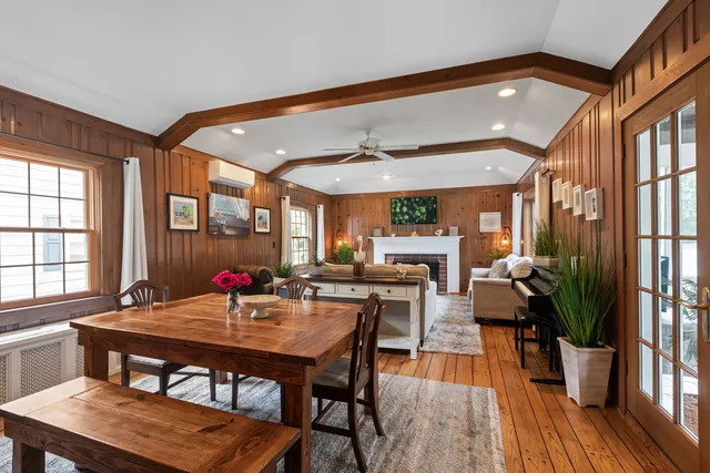 $425,000 | 345 East Russell Street, Barrington, IL 60010