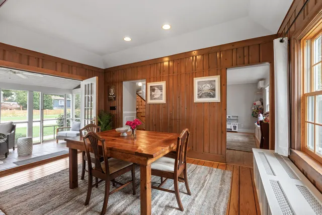 $425,000 | 345 East Russell Street, Barrington, IL 60010