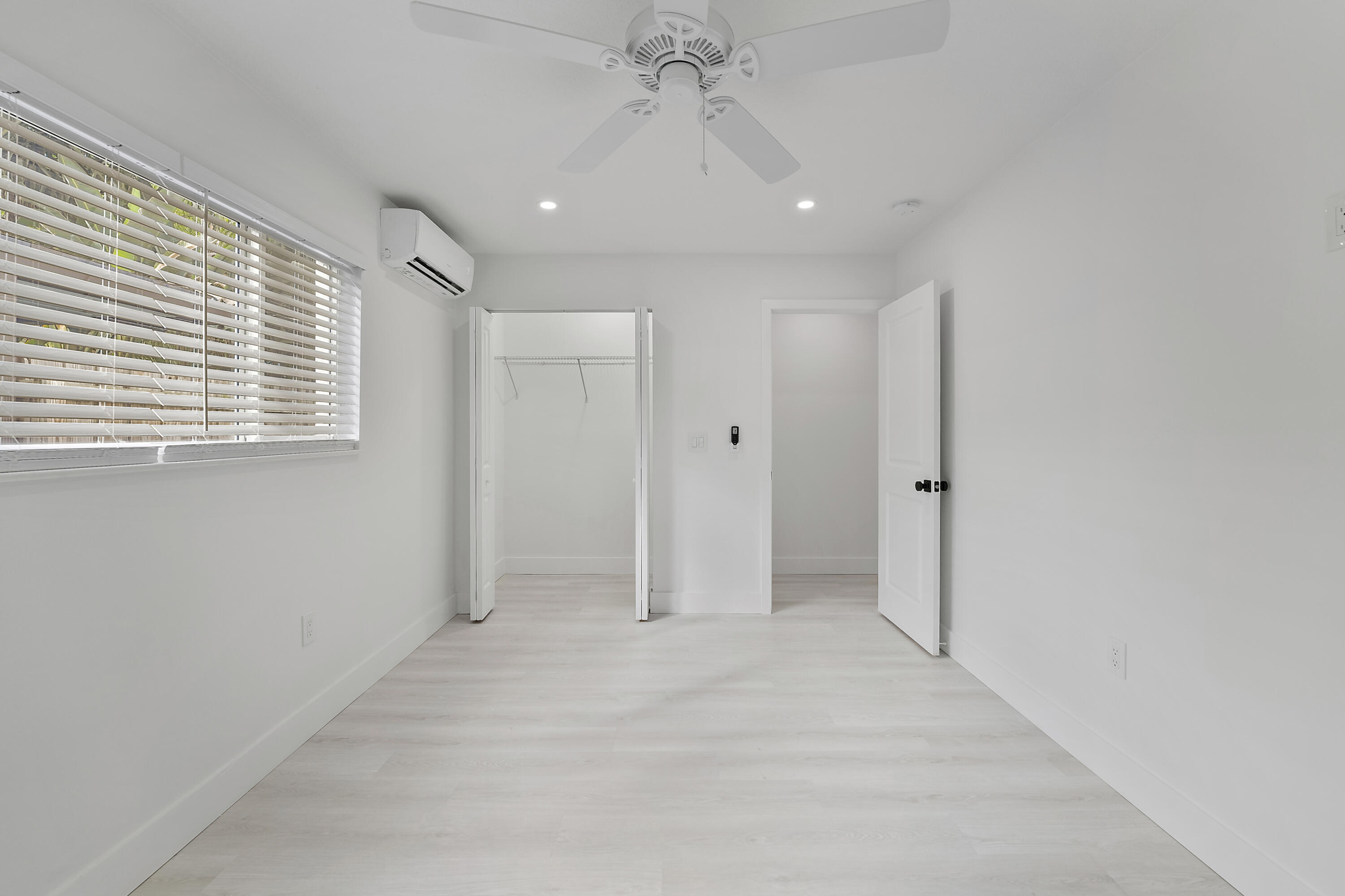 1279 Beach Road, Unit 3 West Palm Beach, FL 33404 - Photo 21 of 27 30-DSC09110