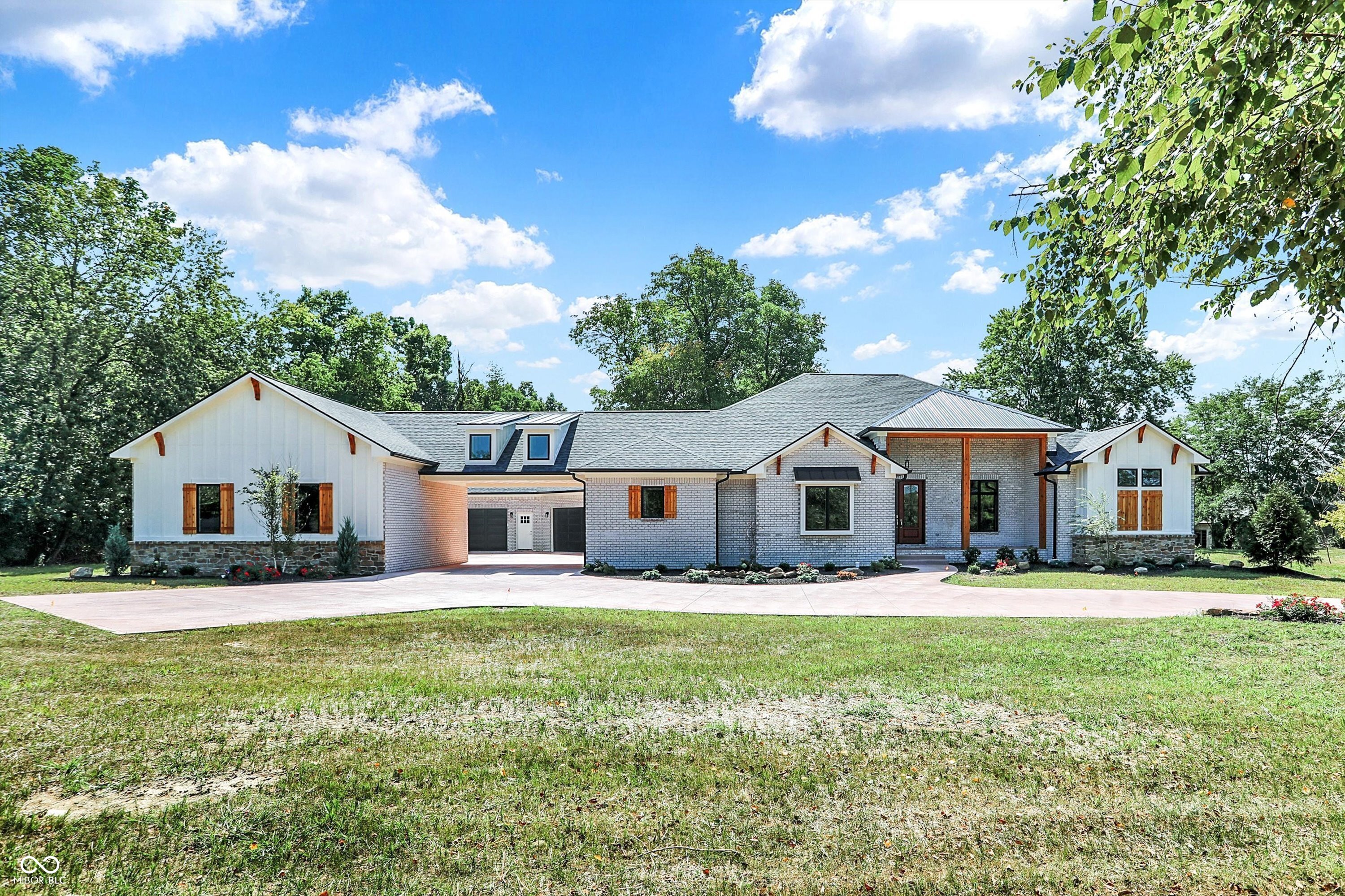 3621 Olive Branch Road Greenwood, IN 46143 - Photo 3 of 63