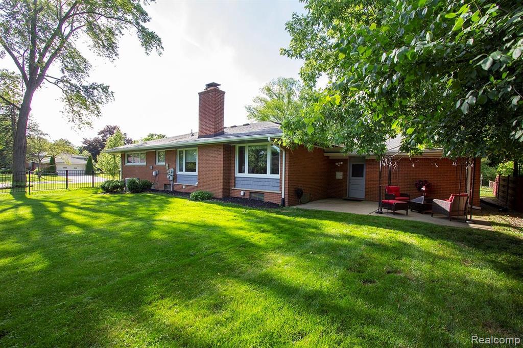 31949 Farmersville Road Farmington Hills, MI 48334 - Photo 29 of 32