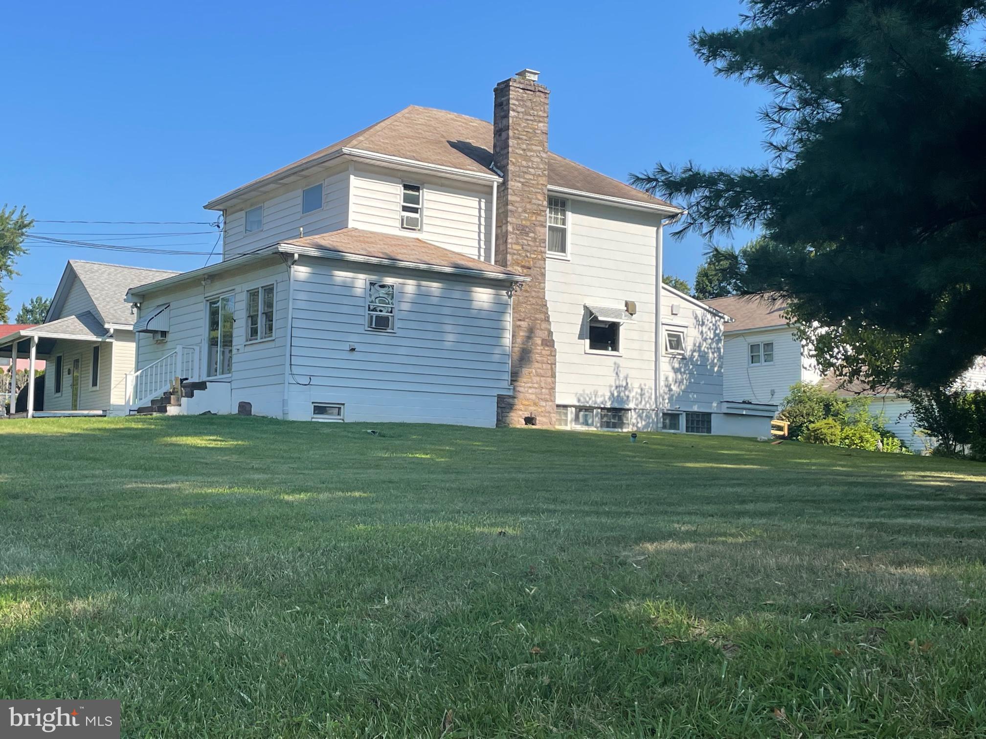 2185 Street Road Warrington, PA 18976 - Photo 6 of 18 Side of House