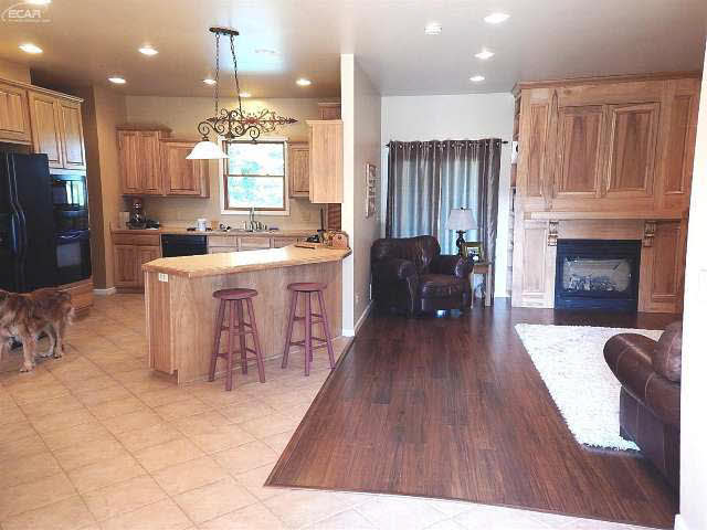 13236 Sheridan Road Montrose, MI 48457 - Photo 6 of 24 21192741-5.JPG