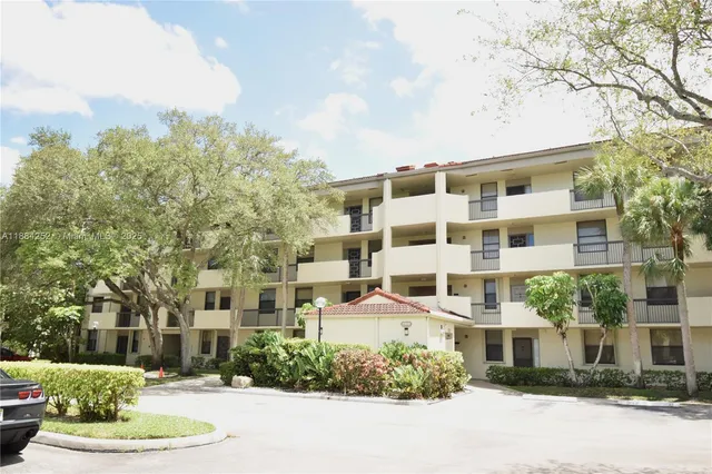 $170,000 | 2908 Carambola Circle South, Unit 402, Coconut Creek, FL 33066