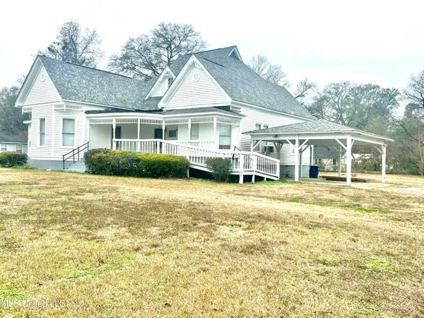 $129,900 | 203 South Binford Avenue, Duck Hill, MS 38925