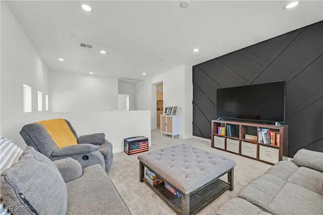 $2,895 | 282 Mount Steele Avenue, Henderson, NV 89015