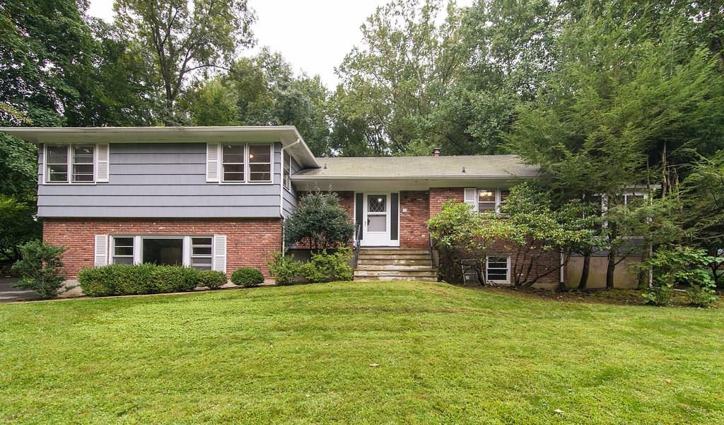 28 Hunting Ridge Road Chappaqua, NY 10514 - Photo 1 of 1 Welcome to 28 Hunting Ridge Road!