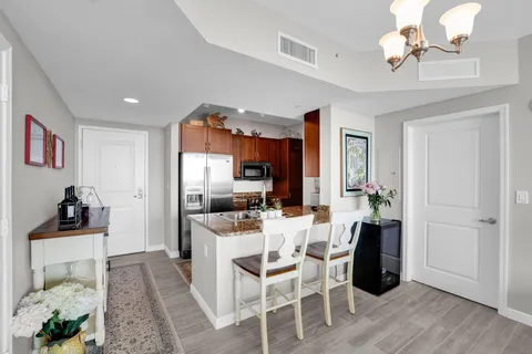 $435,000 | 450 North Federal Highway, Unit 1213, Boynton Beach, FL 33435
