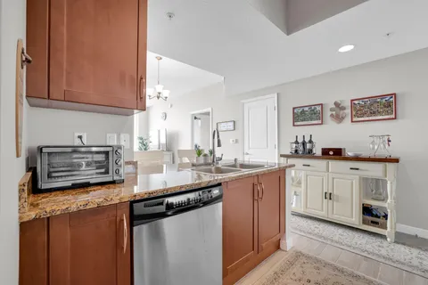 $435,000 | 450 North Federal Highway, Unit 1213, Boynton Beach, FL 33435