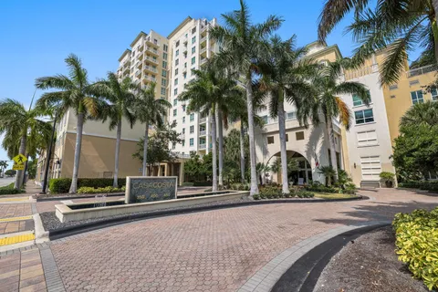 $435,000 | 450 North Federal Highway, Unit 1213, Boynton Beach, FL 33435