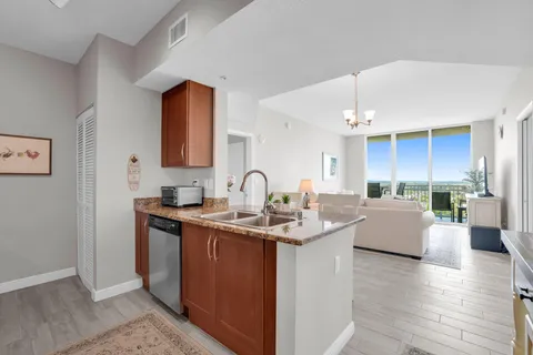 $449,000 | 450 North Federal Highway, Unit 1213, Boynton Beach, FL 33435