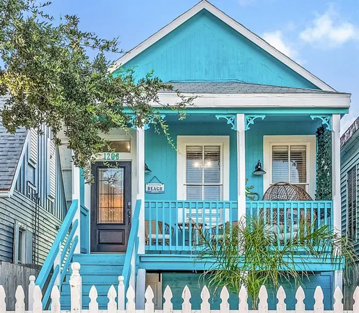 $2,000 | 1208 Avenue K, Galveston, TX 77550