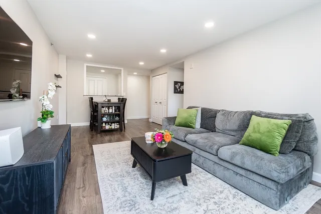 $619,000 | 8-12 Museum Way, Unit 312, Cambridge, MA 02141