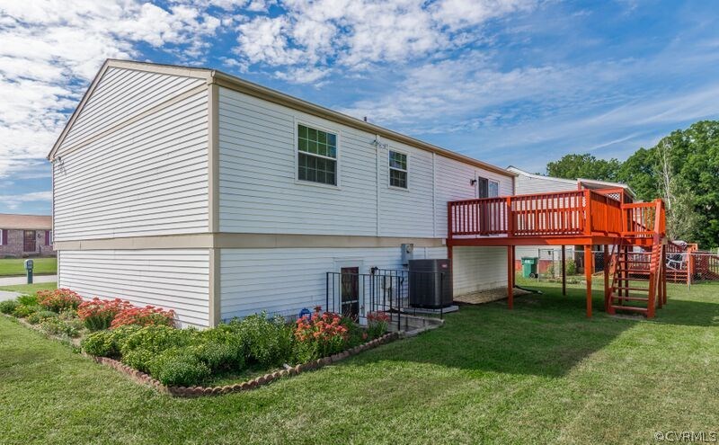 315 Buffalo Road Richmond, VA 23223 - Photo 23 of 24 View of the back landscaping and direct access to
