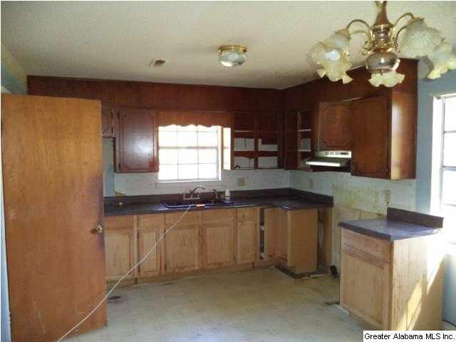 8025 Hopewell Road Bessemer, AL 35022 - Photo 6 of 14