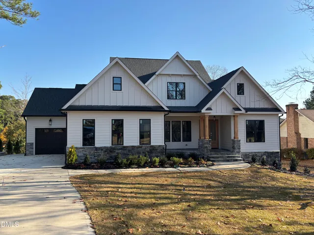 a view of a large white building