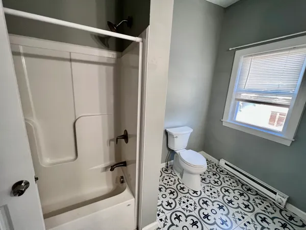 $1,900 | 5 Providence Street, Putnam, CT 06260