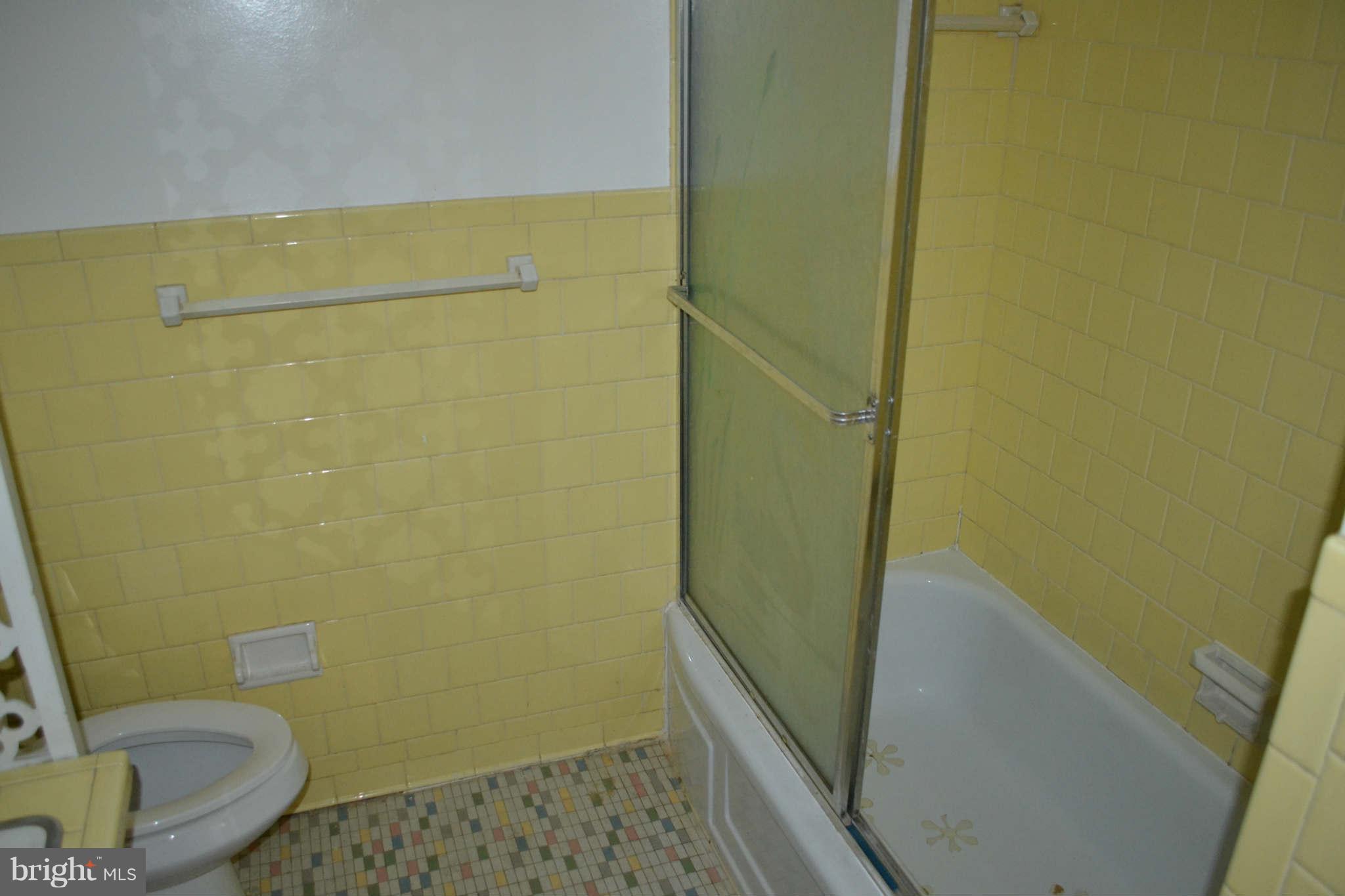 6826 Fox Meadow Road Baltimore, MD 21207 - Photo 13 of 13 Bath