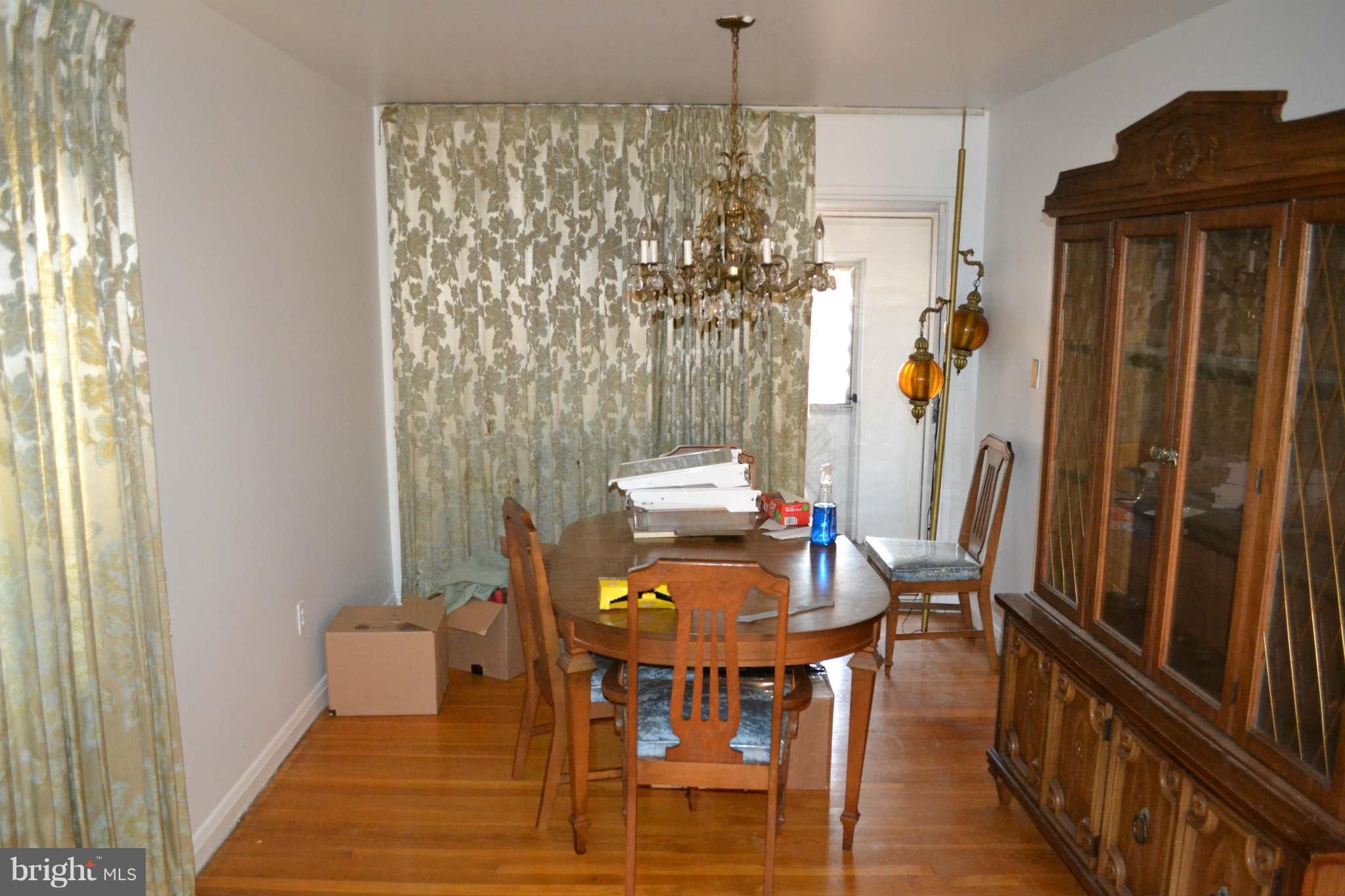 6826 Fox Meadow Road Baltimore, MD 21207 - Photo 5 of 13 Dining Room