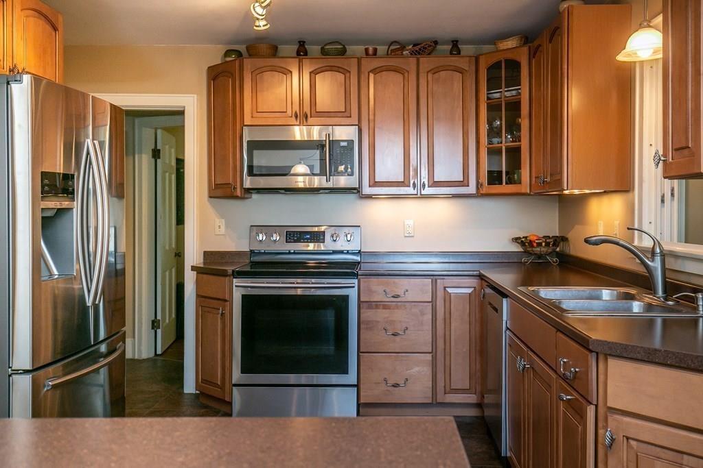 6 Stage Road Deerfield, MA 01373 - Photo 4 of 40 Gallery Image 4