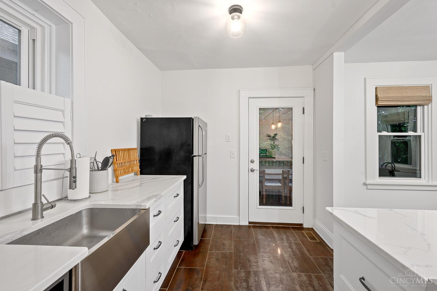 5806 Montgomery Road Cincinnati, OH 45212 - Photo 17 of 36