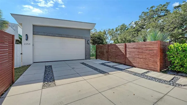 $1,250,000 | 2254 Hawthorne Street, Sarasota, FL 34239