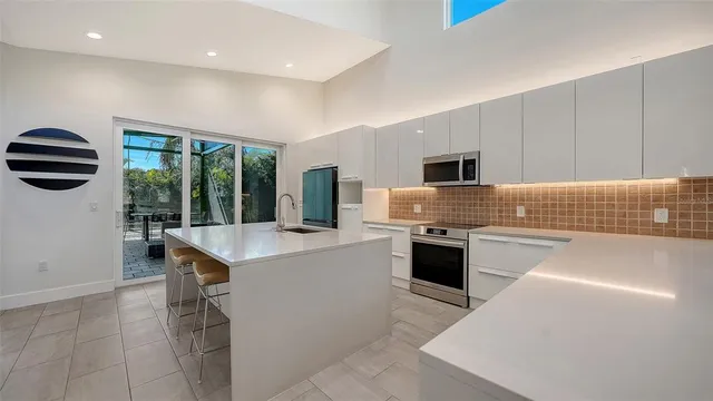$1,395,000 | 2254 Hawthorne Street, Sarasota, FL 34239