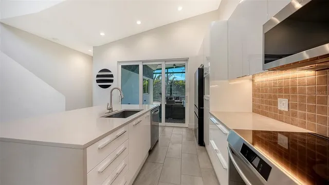 $1,395,000 | 2254 Hawthorne Street, Sarasota, FL 34239