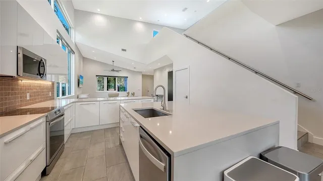 $1,395,000 | 2254 Hawthorne Street, Sarasota, FL 34239