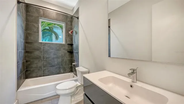 $1,395,000 | 2254 Hawthorne Street, Sarasota, FL 34239