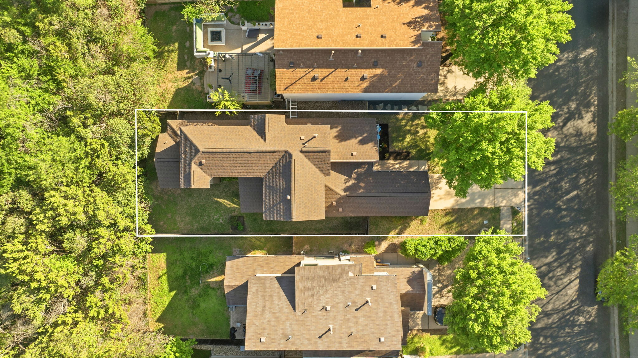 2911 Corbin Lane Austin, TX 78704 - Photo 30 of 37 an aerial view of a house with a yard