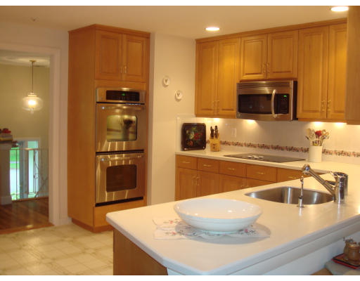 39 Philip Road Lexington, MA 02421 - Photo 3 of 18
