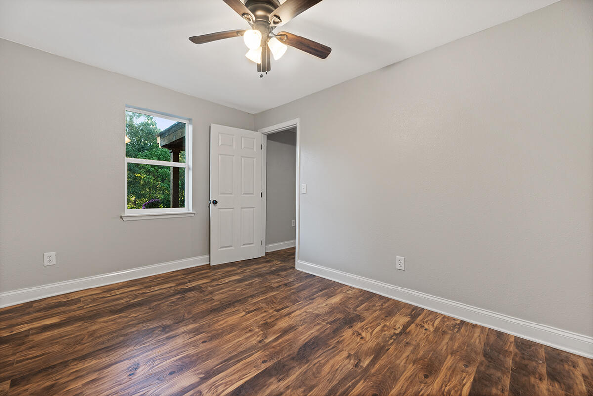 1697 Oakland Road Philadelphia, TN 37846 - Photo 20 of 34 DSC_2486